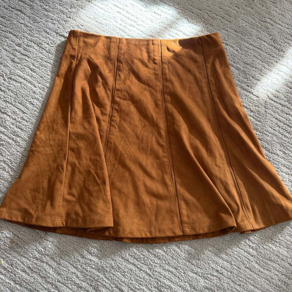 NWT-LOFT Ultra Suede Skater Style Skirt -loft Size-2 - ,